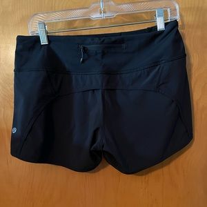 Lululemon Run Times Mid-Rise Short, 4” two way stretch, Size 6